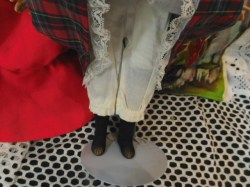RIDING HOOD DOLL FEET